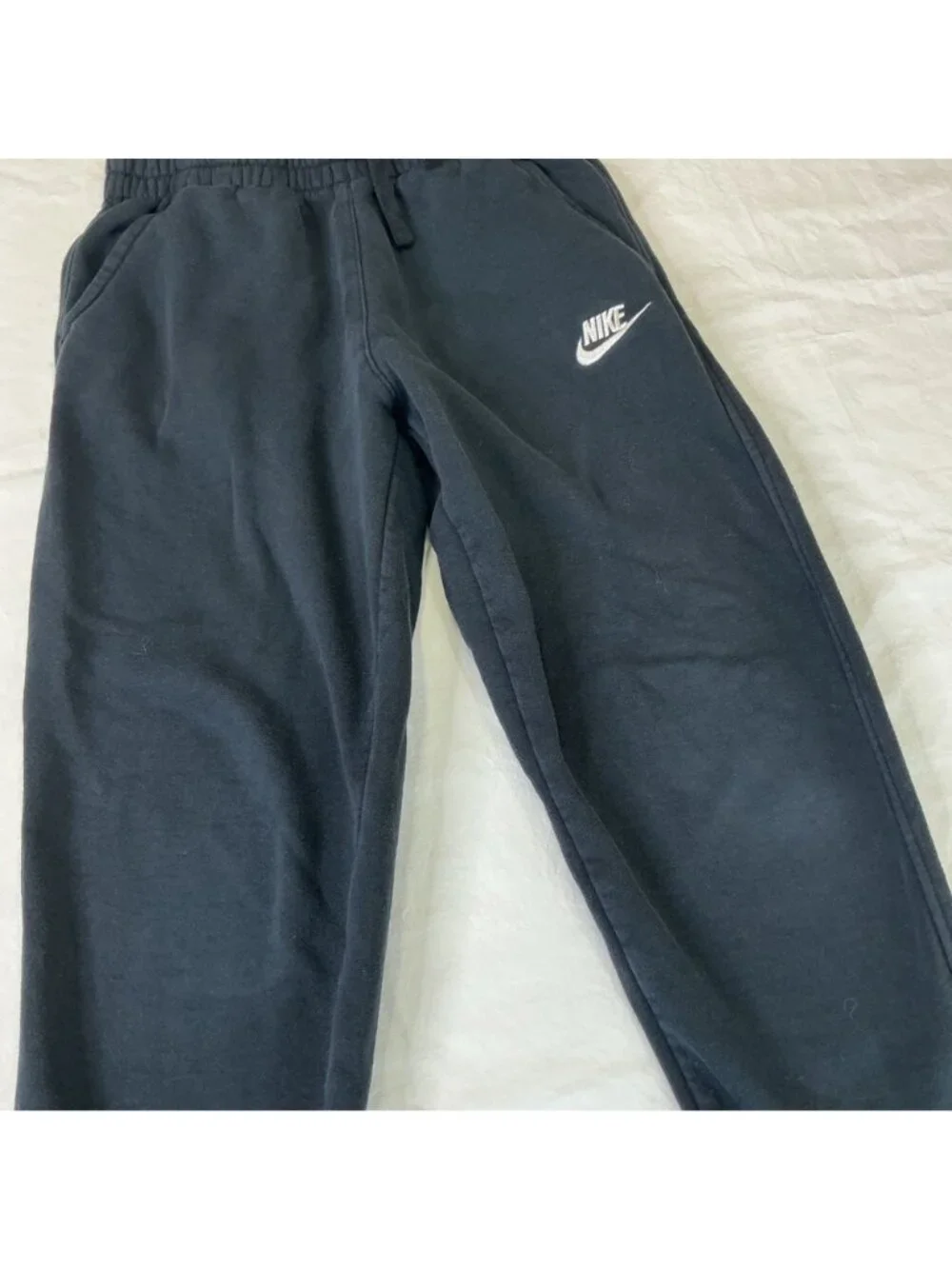 Nike Sportswear Club Fleece Black Sweatpants Youth Medium Cotton Blend Joggers